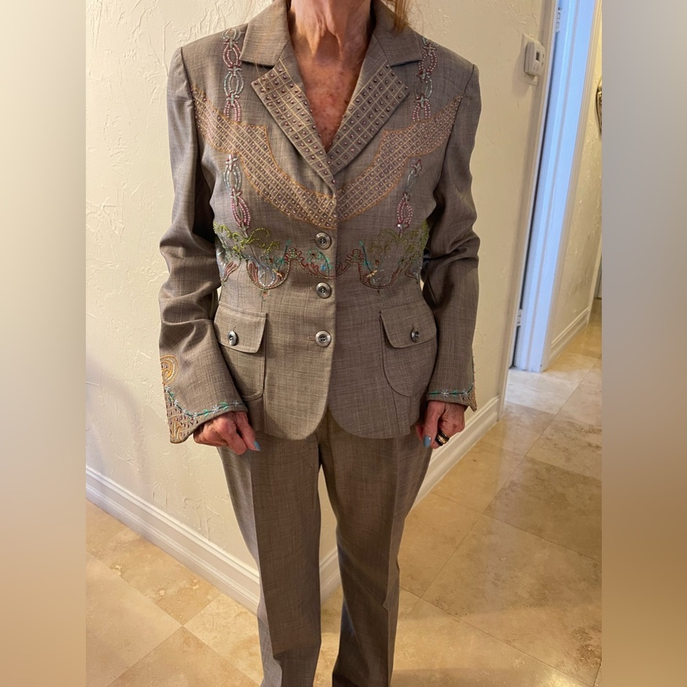 Kay Unger Embroidered 2 pc Slack Suit